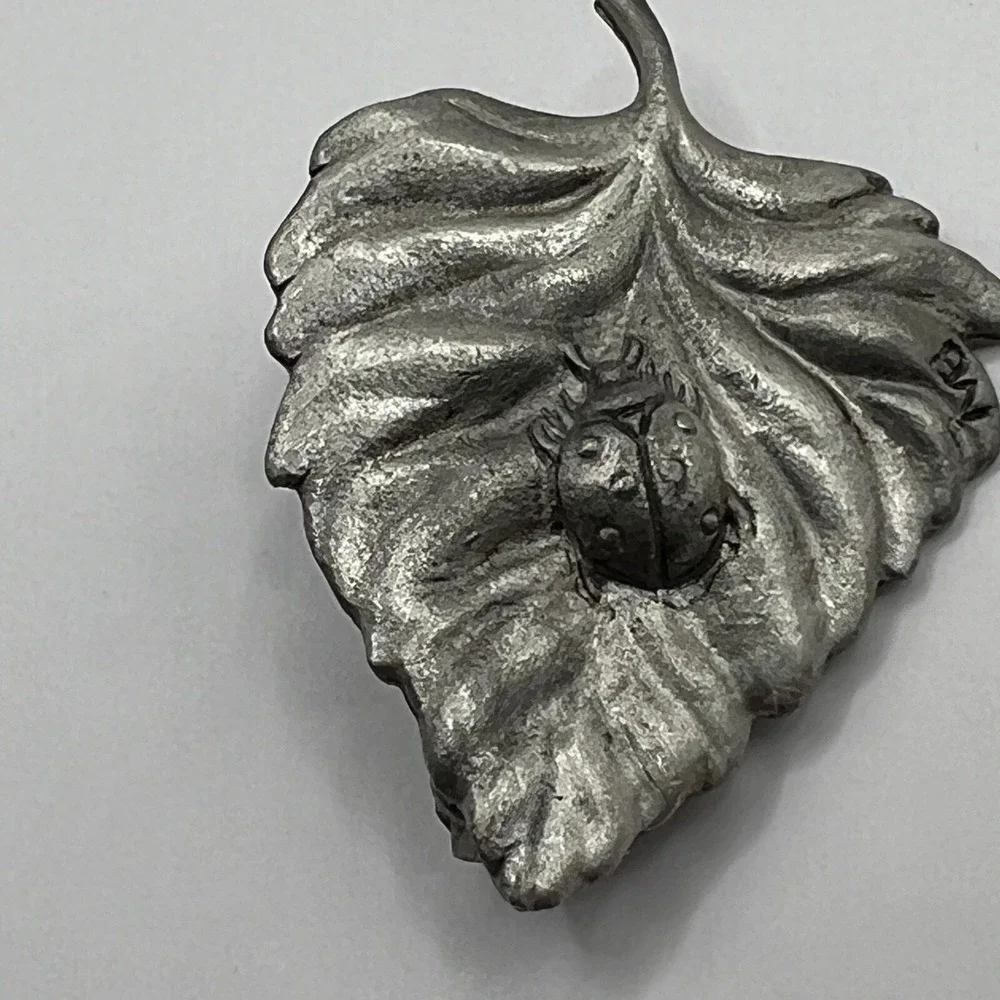 Vintage Marjolein Bastin Leaf Ladybug Brooch Pewter Tone Outdoors Nature Pin‎